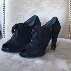 Cute Black Suede Heels